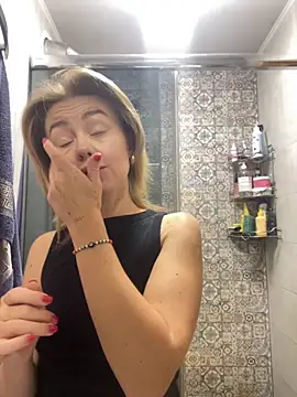 Snapshot of MartaLuna_ chatting on 10-24-25, 09:28 MartaLuna  online show from 10-24-25, 09:28