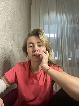 MartaLuna  online show from 10-31-25, 01:56