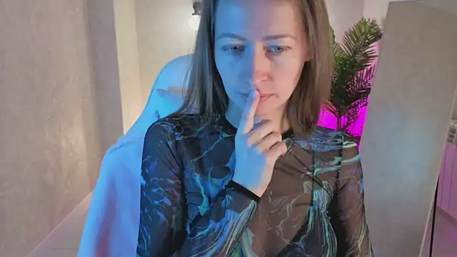 Snapshot of bella_li__ chatting on 11-29-25, 12:57 bella li online show from 11-29-25, 12:57