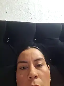 Chloe y Dante online show from 10-20-25, 03:12