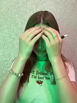 Elizabeth Tay online show from 10-10-25, 04:50