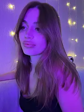 Elizabeth Tay online show from 10-19-25, 05:02