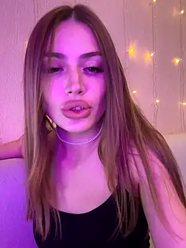 Elizabeth Tay online show from 11-23-25, 04:40