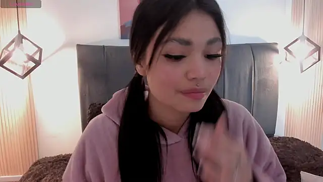 Evaa rosee  online show from 10-03-25, 12:24