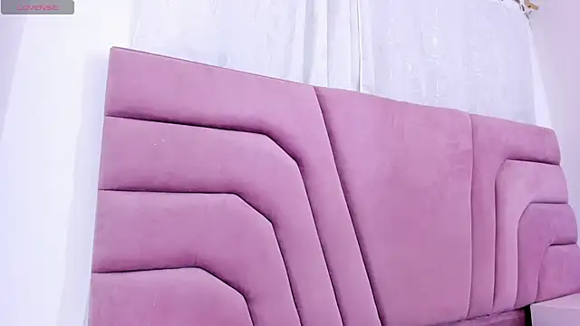 miajhonsonx online show from 02-18-26, 01:51