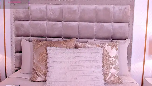 Snapshot of DakotaWangi chatting on 06-12-26, 03:49 DakotaWangi online show from 06-12-26, 03:49