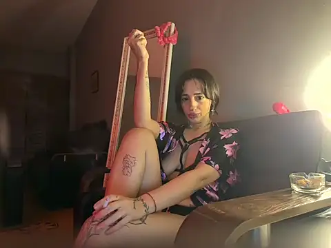 Snapshot of Monica_uwu chatting on 10-18-25, 04:08 Monica uwu online show from 10-18-25, 04:08