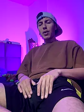 Snapshot of NaytonFreeman chatting on 11-14-25, 11:20 NaytonFreeman online show from 11-14-25, 11:20