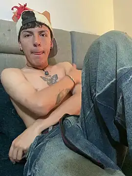 Snapshot of NaytonFreeman chatting on 12-20-25, 11:39 NaytonFreeman online show from 12-20-25, 11:39