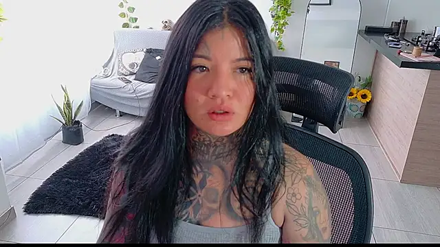 Unatatuada online show from 10-02-25, 01:07