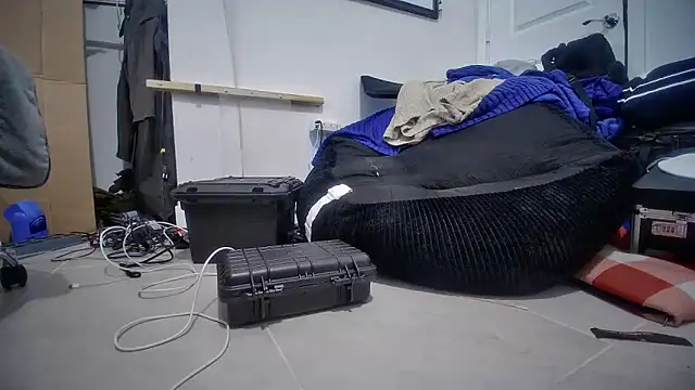 jasoncali305 online show from 11-02-25, 03:20