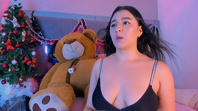 Snapshot of MariaFlowers chatting on 12-14-25, 02:17 MariaFlowers online show from 12-14-25, 02:17