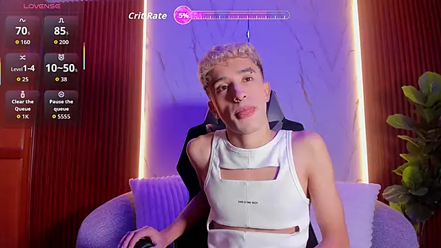 Snapshot of sweetsanti chatting on 10-13-25, 12:16 sweetsanti online show from 10-13-25, 12:16