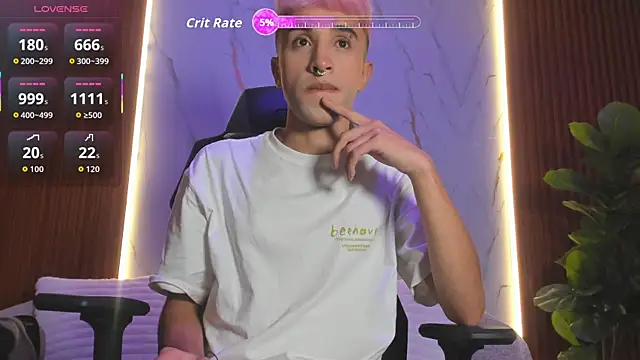 Snapshot of sweetsanti chatting on 10-20-25, 04:29 sweetsanti online show from 10-20-25, 04:29