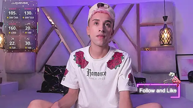 Snapshot of sweetsanti chatting on 10-25-25, 07:52 sweetsanti online show from 10-25-25, 07:52