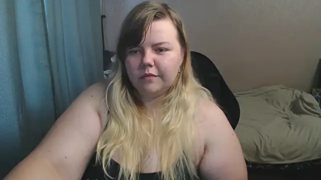 Snapshot of AsmiTKeyn chatting on 10-09-25, 03:15 AsmiTKeyn online show from 10-09-25, 03:15