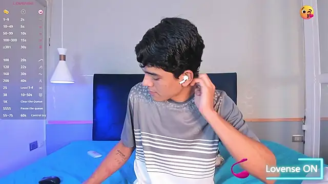 SandroVeyra online show from 12-14-25, 12:43