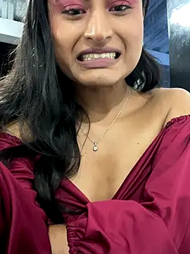 Michelle Narvaez online show from 12-21-25, 03:13