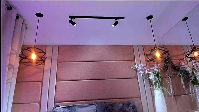 AishaValcazar online show from 04-23-26, 03:30