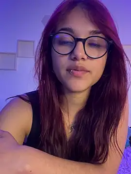 Snapshot of Daliila_11 chatting on 11-13-25, 02:43 Daliila 11 online show from 11-13-25, 02:43