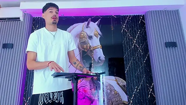 Snapshot of Iam_Steven chatting on 11-09-25, 12:36 Iam Steven online show from 11-09-25, 12:36