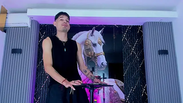 Snapshot of Iam_Steven chatting on 11-26-25, 03:24 Iam Steven online show from 11-26-25, 03:24