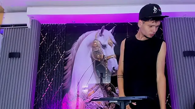 Snapshot of Iam_Steven chatting on 12-15-25, 05:17 Iam Steven online show from 12-15-25, 05:17