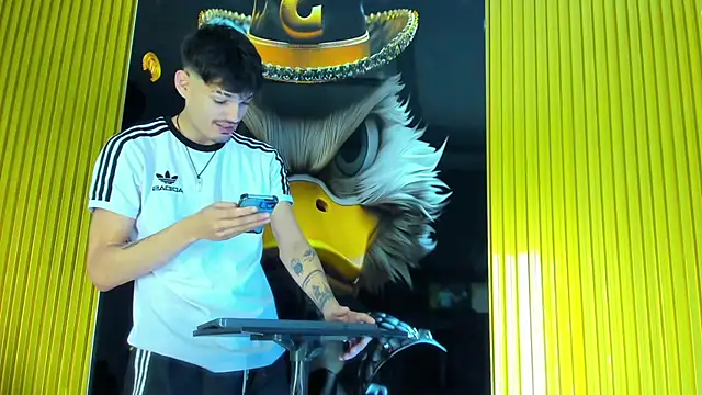 Snapshot of Iam_Steven chatting on 01-11-26, 04:50 Iam Steven online show from 01-11-26, 04:50