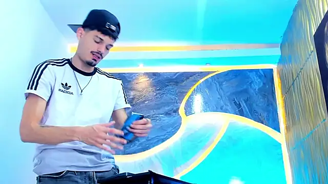 Snapshot of Iam_Steven chatting on 02-12-26, 05:02 Iam Steven online show from 02-12-26, 05:02