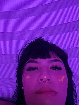 Snapshot of valentinahevanly chatting on 10-22-25, 03:29 valentinahevanly online show from 10-22-25, 03:29