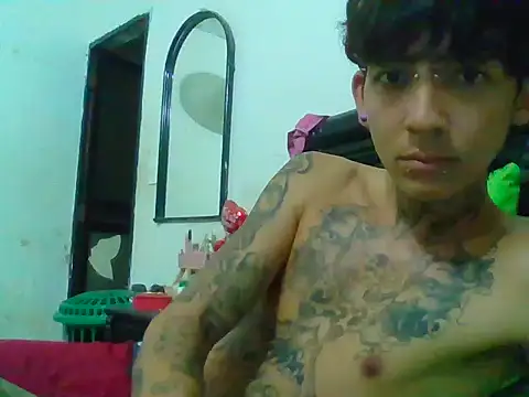 Snapshot of LaParKa31 chatting on 09-13-25, 12:10 LaParKa31 online show from 09-13-25, 12:10