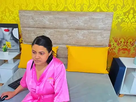 Snapshot of ElianaCollins chatting on 12-02-25, 03:01 ElianaCollins online show from 12-02-25, 03:01