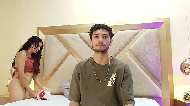 Snapshot of EthanCollen chatting on 10-07-25, 10:07 EthanCollen online show from 10-07-25, 10:07