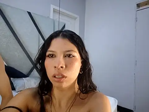 Snapshot of EthanCollen chatting on 10-31-25, 11:28 EthanCollen online show from 10-31-25, 11:28