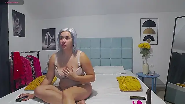 ExoticXenaMrs online show from 10-03-25, 04:09