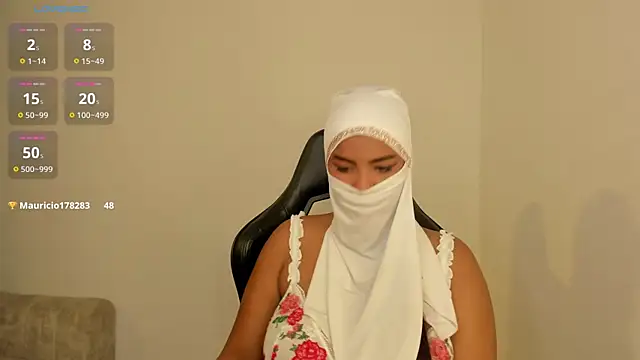 Snapshot of aishaa_boobs chatting on 11-18-25, 06:07 aishaa boobs online show from 11-18-25, 06:07