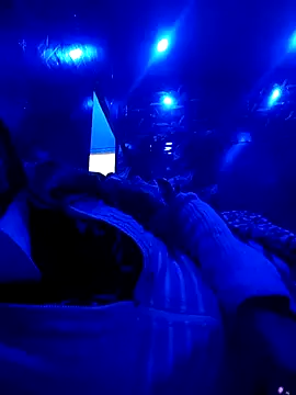 riyahot-3 online show from 12-21-25, 12:23