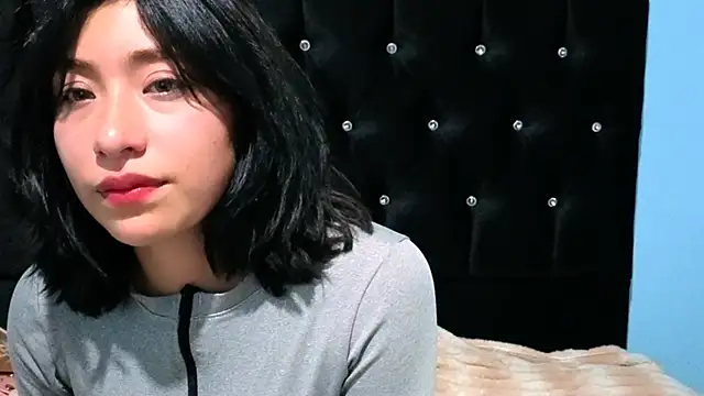 Snapshot of Sullyoonn chatting on 10-24-25, 11:23 Sullyoonn online show from 10-24-25, 11:23