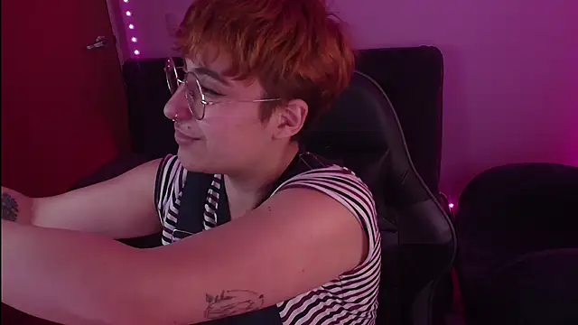 Miacatsito3 online show from 10-02-25, 05:03