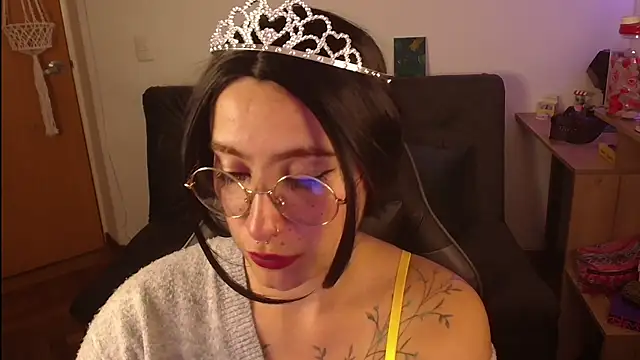 Miacatsito3 online show from 10-30-25, 01:18