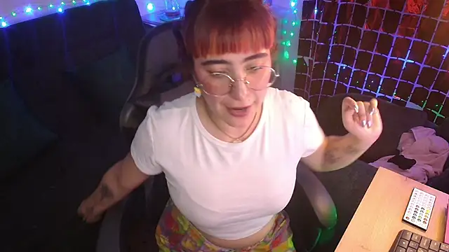 Miacatsito3 online show from 04-28-26, 02:38