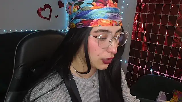 Snapshot of Miacatsito3 chatting on 05-24-26, 02:27 Miacatsito3 online show from 05-24-26, 02:27