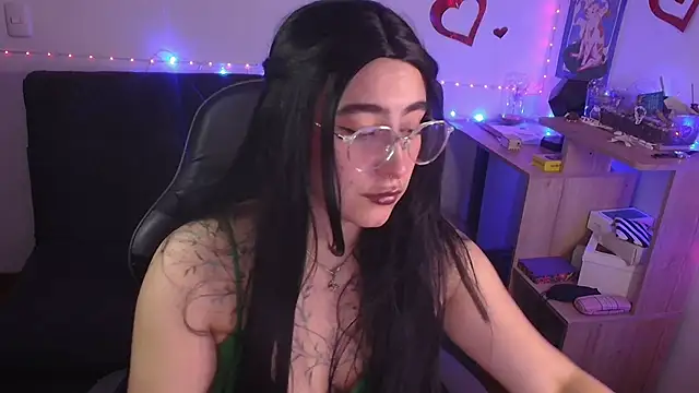 Snapshot of Miacatsito3 chatting on 06-01-26, 04:14 Miacatsito3 online show from 06-01-26, 04:14