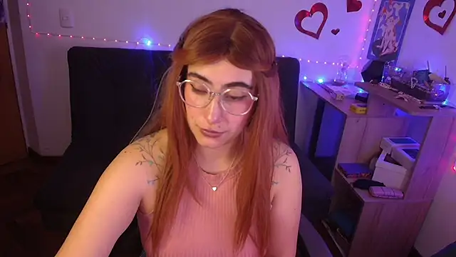 Snapshot of Miacatsito3 chatting on 06-04-26, 03:23 Miacatsito3 online show from 06-04-26, 03:23