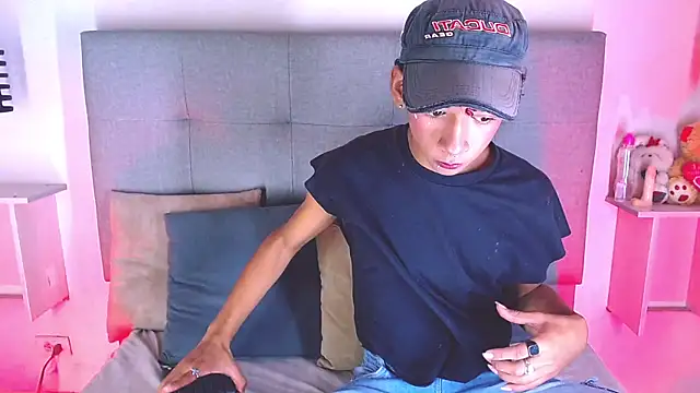 Billie Turner  online show from 10-07-25, 05:04