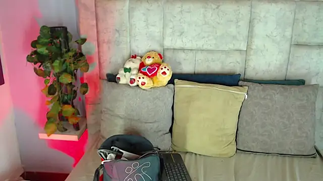 Billie Turner  online show from 10-18-25, 09:04