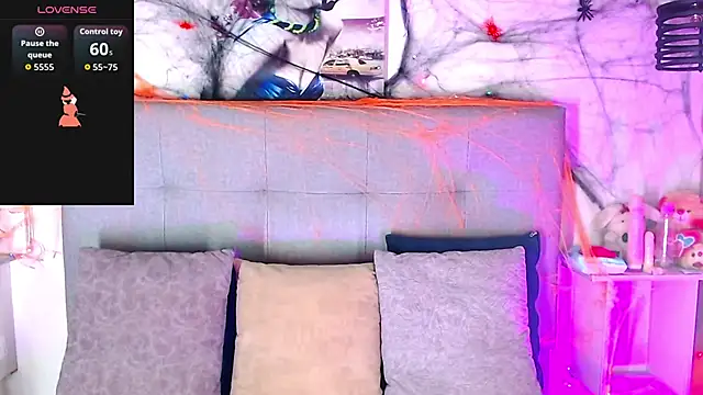 Billie Turner  online show from 10-21-25, 04:24