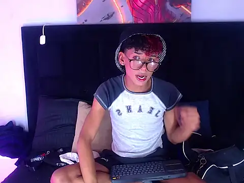 Billie Turner  online show from 11-18-25, 04:11