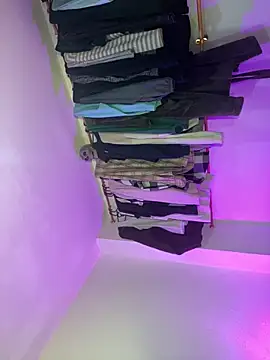 Billie Turner  online show from 12-18-25, 04:18