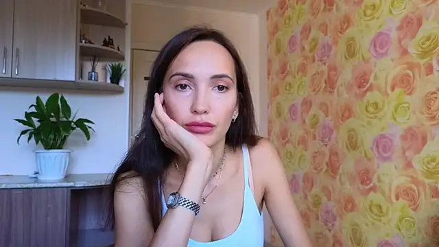 Lillian-Clark online show from 10-06-25, 04:43